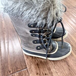 Sorel Black and Gray Fur-Trimmed Winter Boots